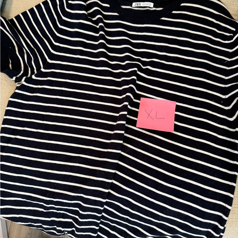 Zara Men’s Navy and White Striped Tee